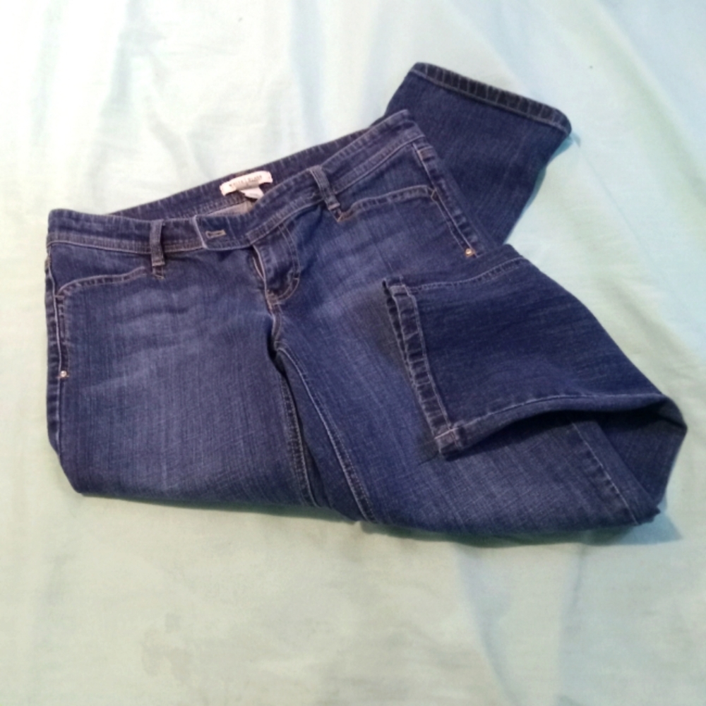 💙 NWOT Womens White House Black Market Size 4P Medium Wash Jeans Straight Leg